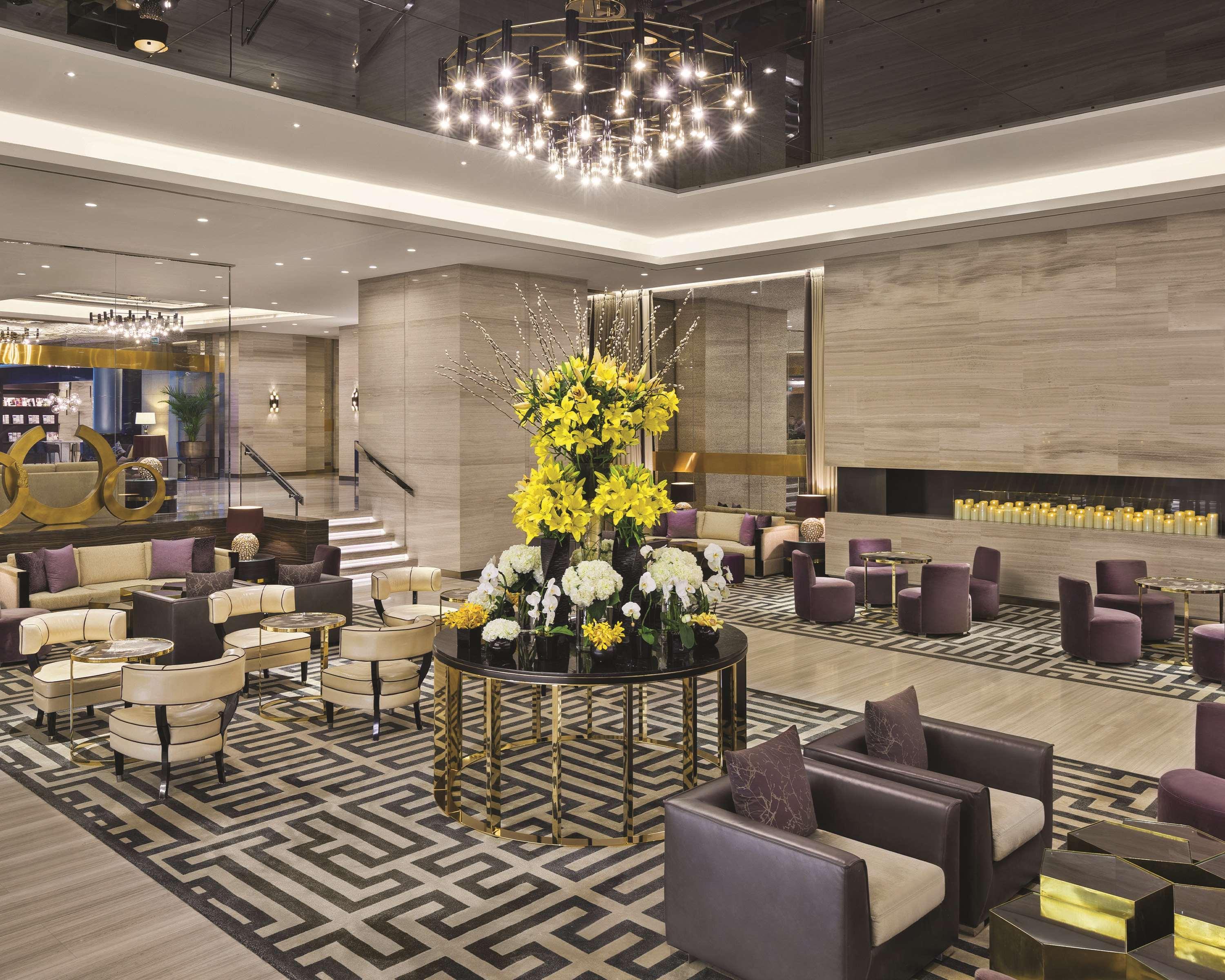 Hyatt Regency Al Kout Mall Kuwait City Exterior photo The lobby of the hotel
