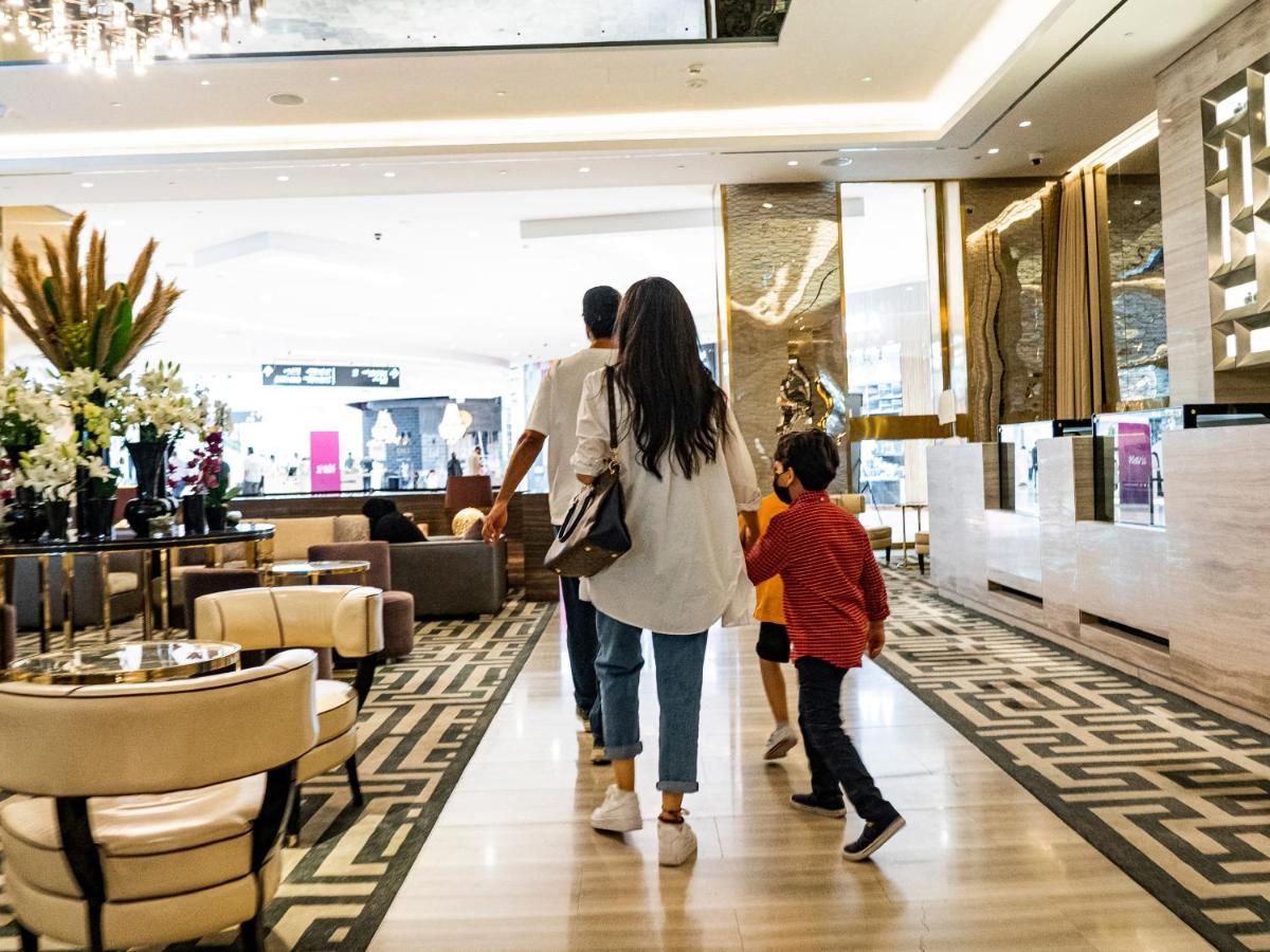 Hyatt Regency Al Kout Mall Kuwait City Exterior photo The lobby of the hotel