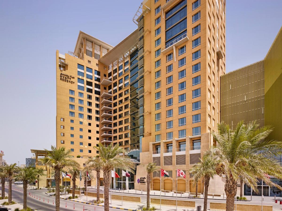 Hyatt Regency Al Kout Mall Kuwait City Exterior photo The hotel in 2011