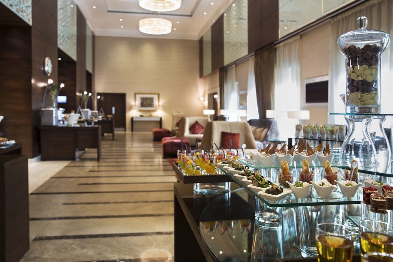 Hyatt Regency Al Kout Mall Kuwait City Exterior photo The lobby